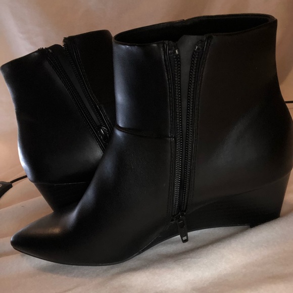 NWOT-Ann Taylor Factory Black Wedge heel Ankle Boots - Picture 8 of 8